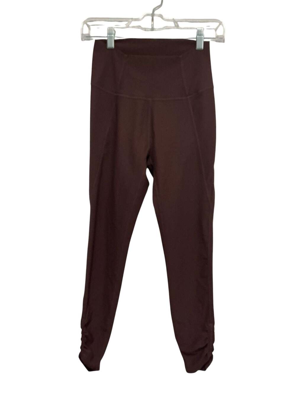 Wilo The Label High-Waisted Ribbed Ruched Ankle Leggings in Chocolate Brown